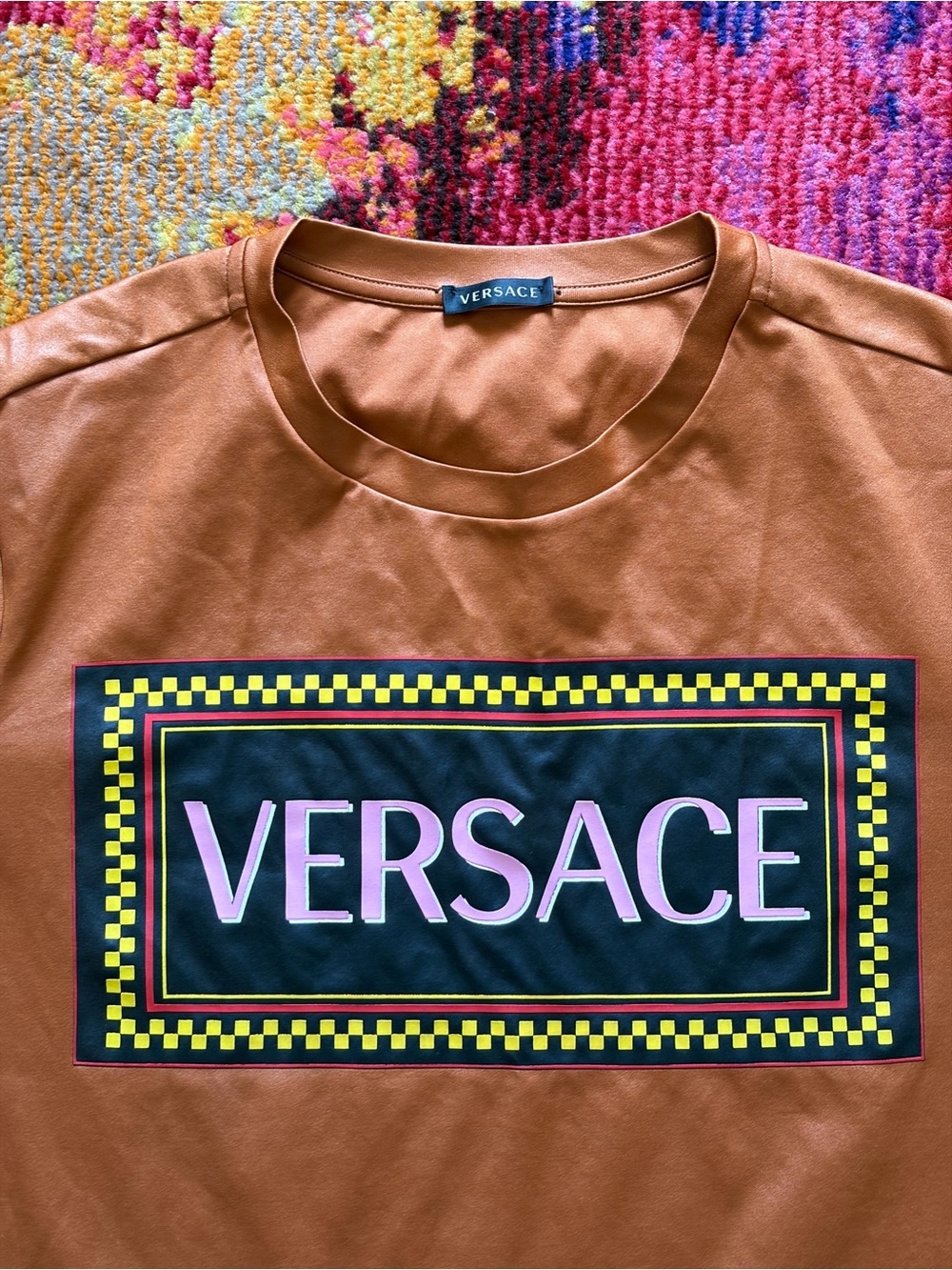 Unisex Versace Orange Short-Sleeve Logo Tee Black Patch Size 40 Fits - Picture 4 of 11